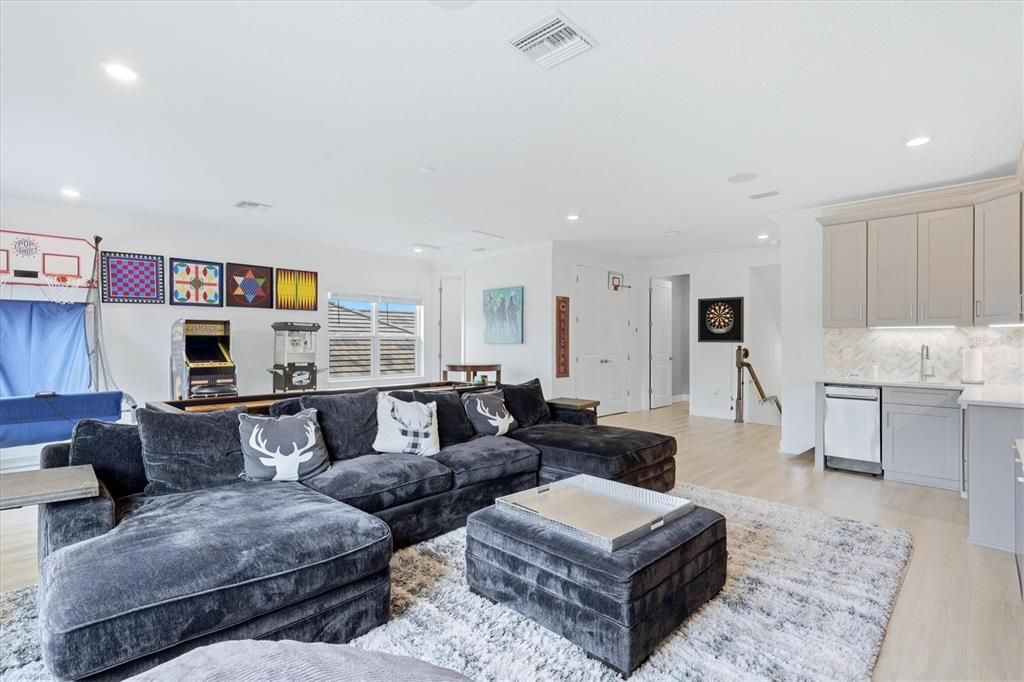For Sale: $1,990,000 (4 beds, 4 baths, 4898 Square Feet)