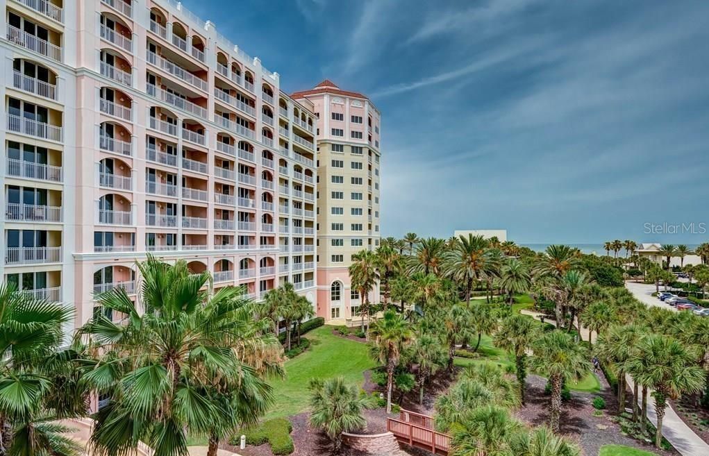 For Sale: $320,000 (1 beds, 1 baths, 678 Square Feet)