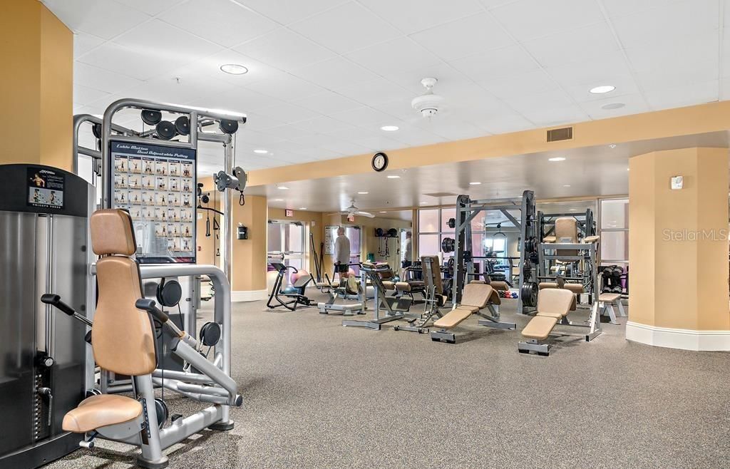 For Sale: $320,000 (1 beds, 1 baths, 678 Square Feet)