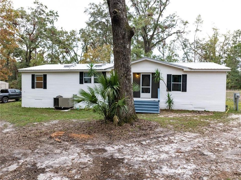 For Sale: $300,000 (3 beds, 2 baths, 1951 Square Feet)