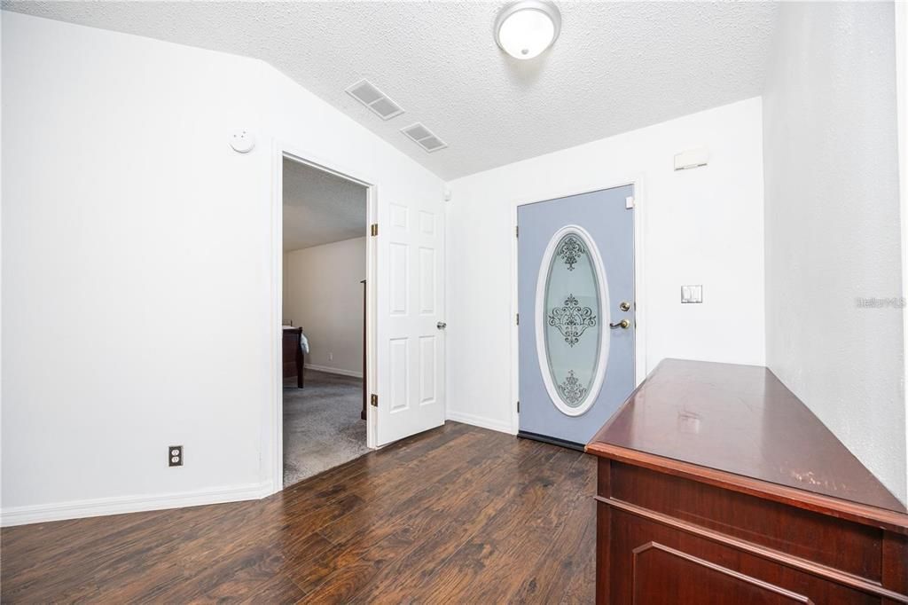 For Sale: $300,000 (3 beds, 2 baths, 1951 Square Feet)
