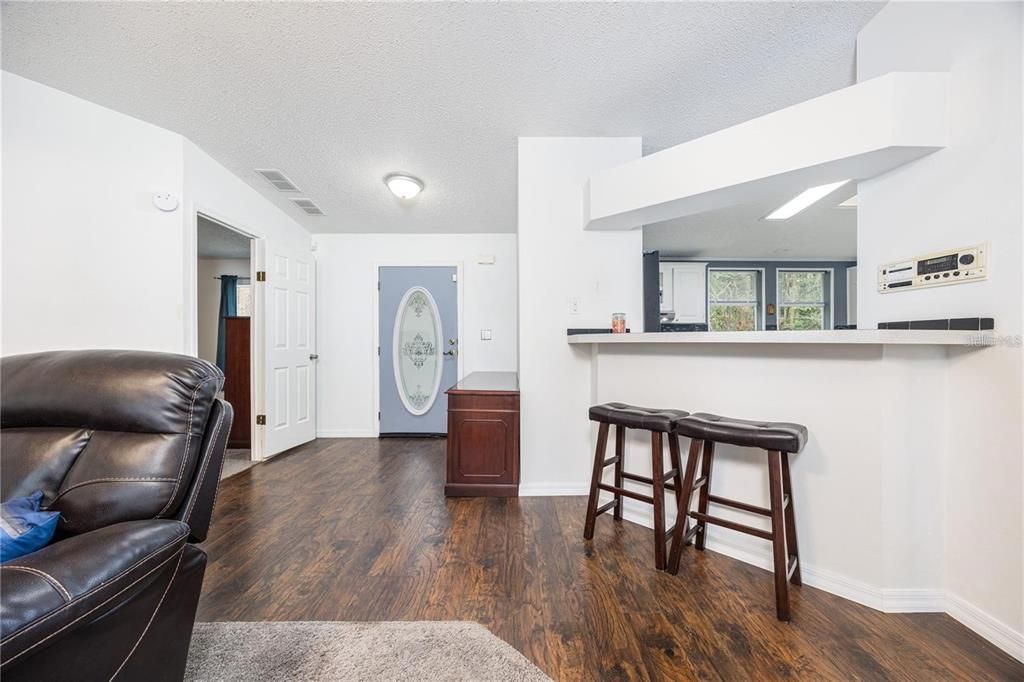 For Sale: $300,000 (3 beds, 2 baths, 1951 Square Feet)