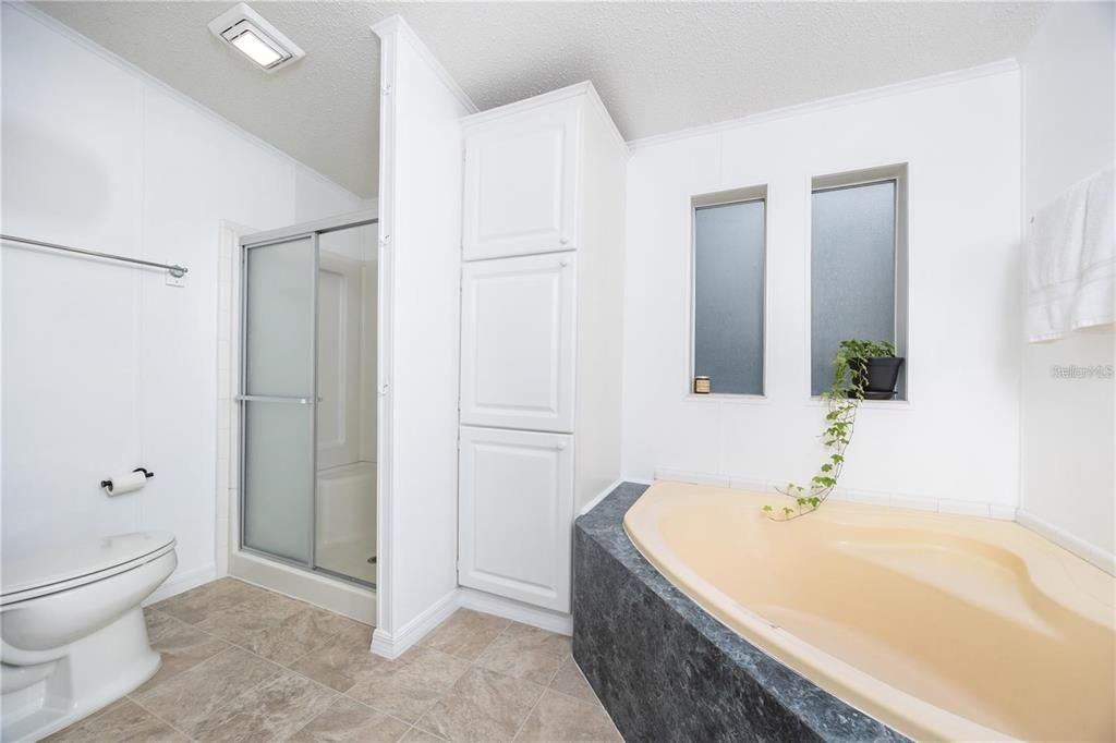 For Sale: $300,000 (3 beds, 2 baths, 1951 Square Feet)