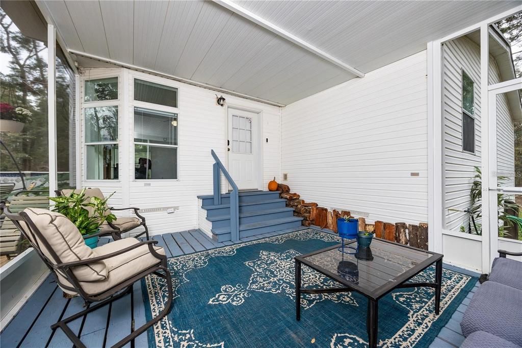 For Sale: $300,000 (3 beds, 2 baths, 1951 Square Feet)
