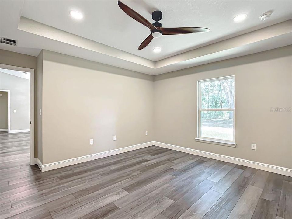 For Sale: $339,900 (3 beds, 2 baths, 1396 Square Feet)