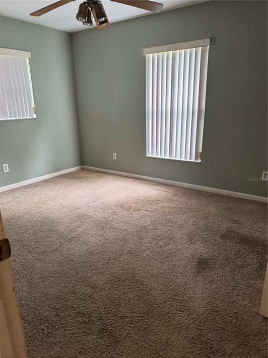 For Sale: $199,999 (3 beds, 2 baths, 1281 Square Feet)