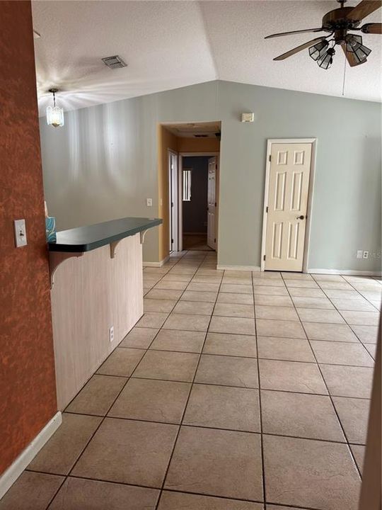 For Sale: $199,999 (3 beds, 2 baths, 1281 Square Feet)