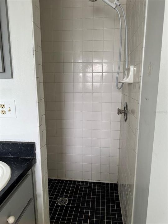 For Sale: $199,999 (3 beds, 2 baths, 1281 Square Feet)