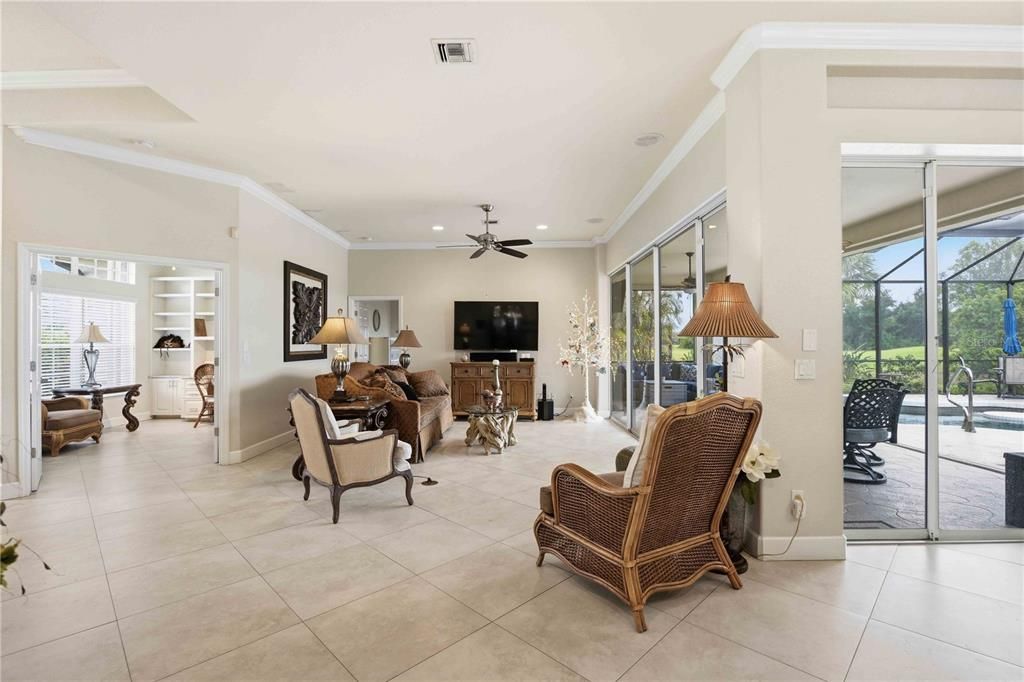 For Sale: $439,900 (3 beds, 2 baths, 2085 Square Feet)