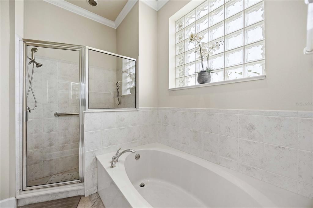 For Sale: $439,900 (3 beds, 2 baths, 2085 Square Feet)