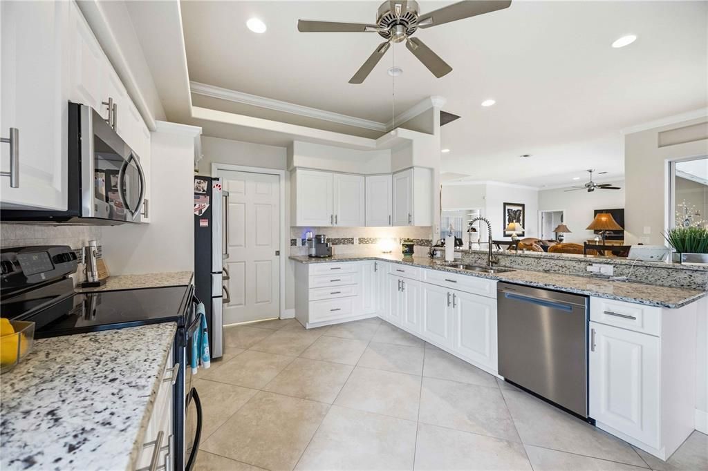For Sale: $439,900 (3 beds, 2 baths, 2085 Square Feet)
