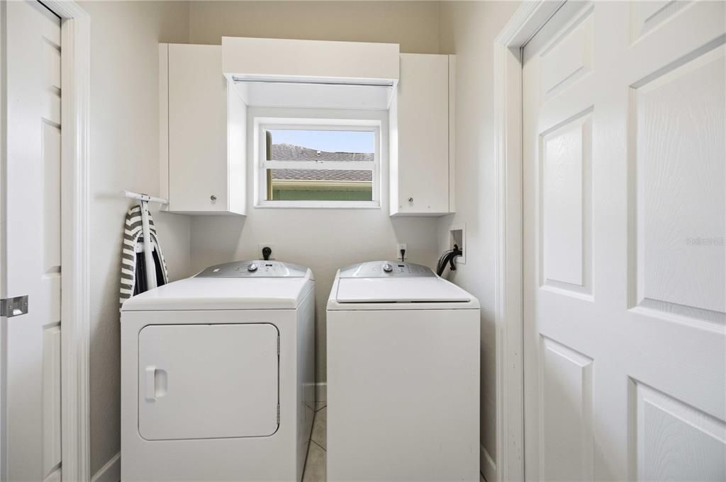 For Sale: $439,900 (3 beds, 2 baths, 2085 Square Feet)