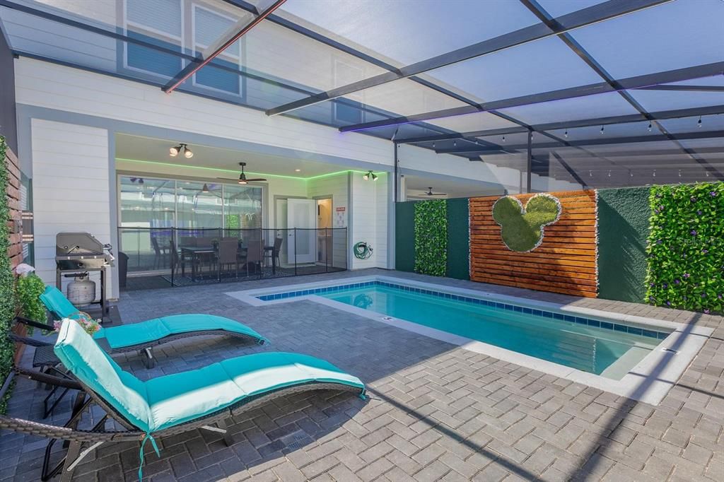 For Sale: $535,000 (5 beds, 4 baths, 2293 Square Feet)