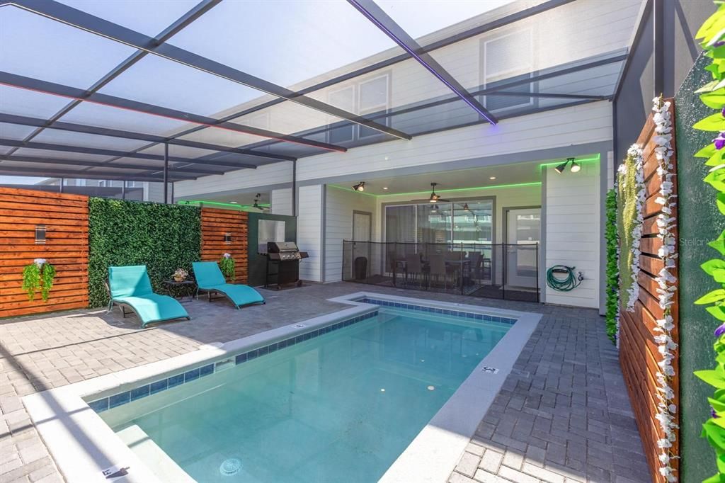 For Sale: $535,000 (5 beds, 4 baths, 2293 Square Feet)