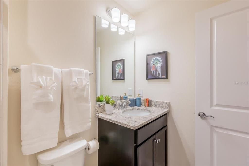 For Sale: $535,000 (5 beds, 4 baths, 2293 Square Feet)