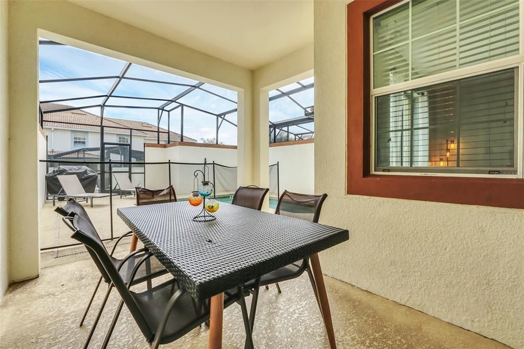 En Venta: $355,000 (4 camas, 3 baños, 1902 Pies cuadrados)