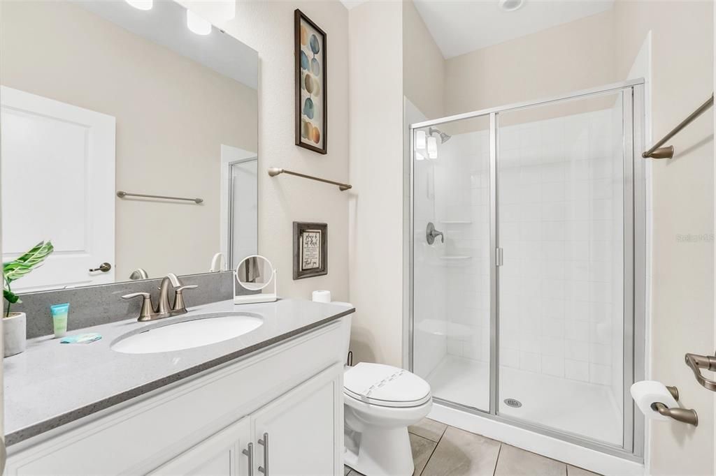 En Venta: $355,000 (4 camas, 3 baños, 1902 Pies cuadrados)