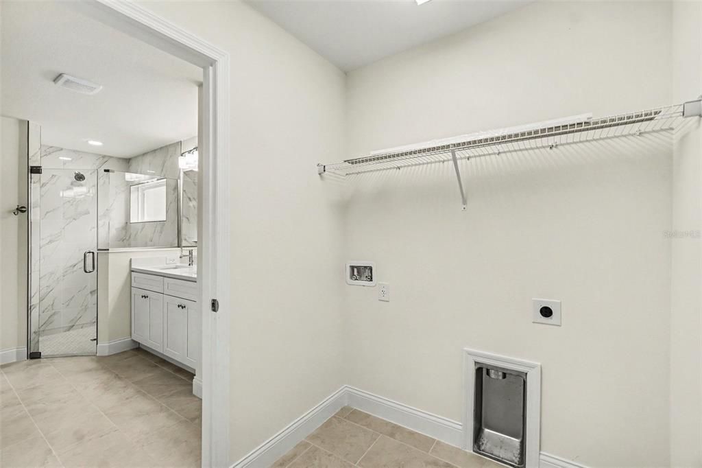 Active With Contract: $324,900 (4 beds, 2 baths, 1986 Square Feet)