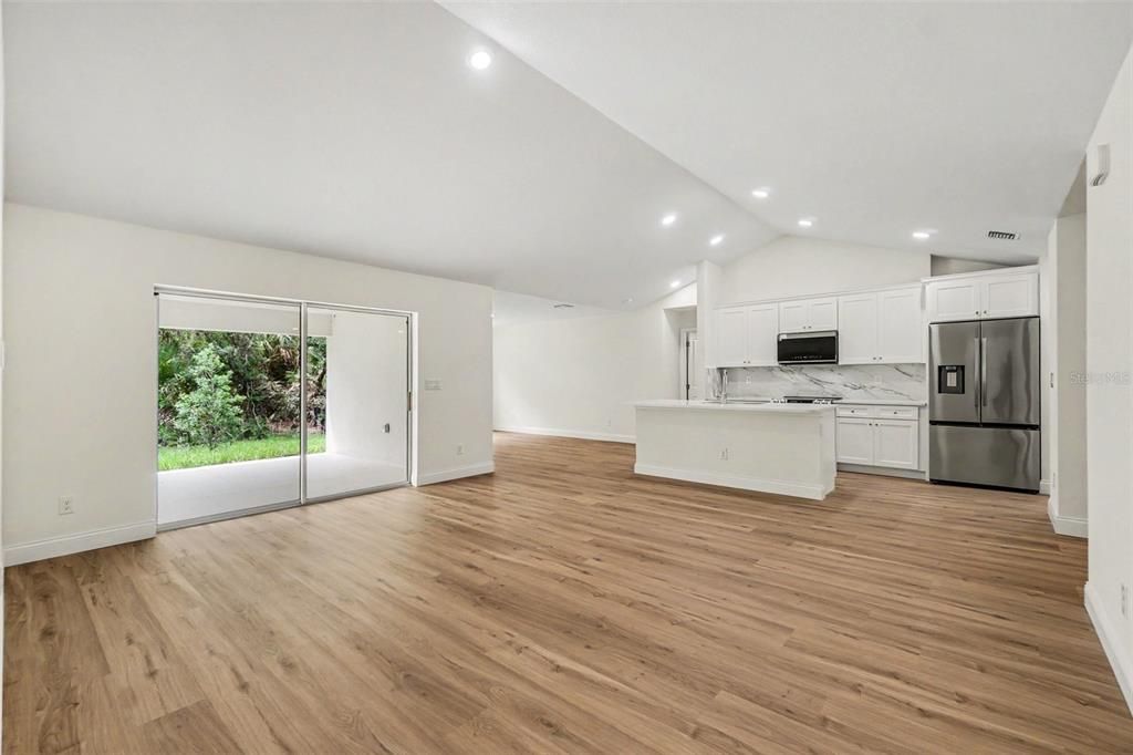 Active With Contract: $324,900 (4 beds, 2 baths, 1986 Square Feet)