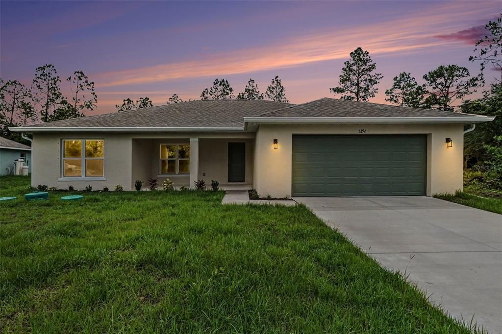 Active With Contract: $324,900 (4 beds, 2 baths, 1986 Square Feet)