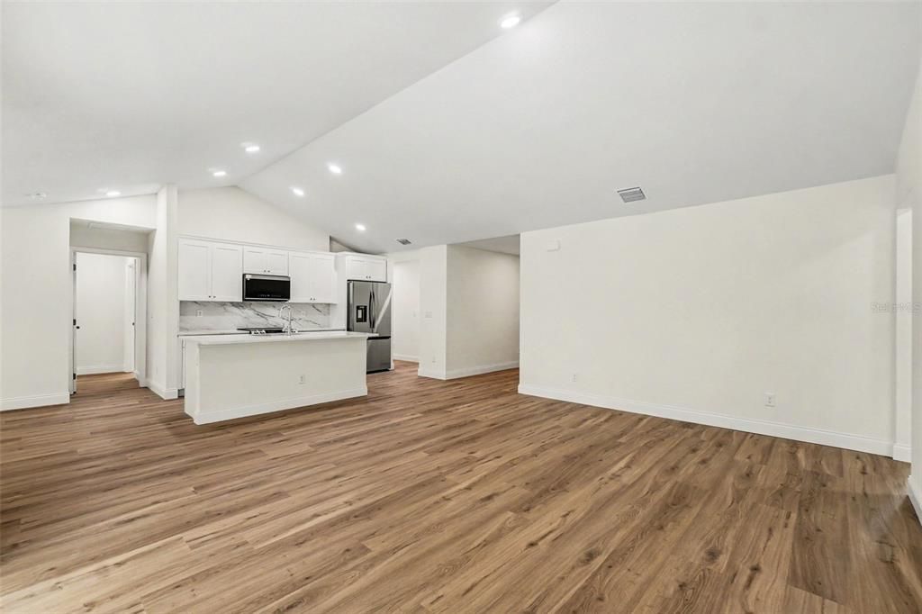 Active With Contract: $324,900 (4 beds, 2 baths, 1986 Square Feet)