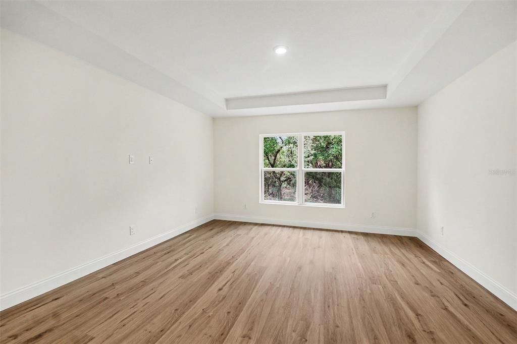 Active With Contract: $324,900 (4 beds, 2 baths, 1986 Square Feet)