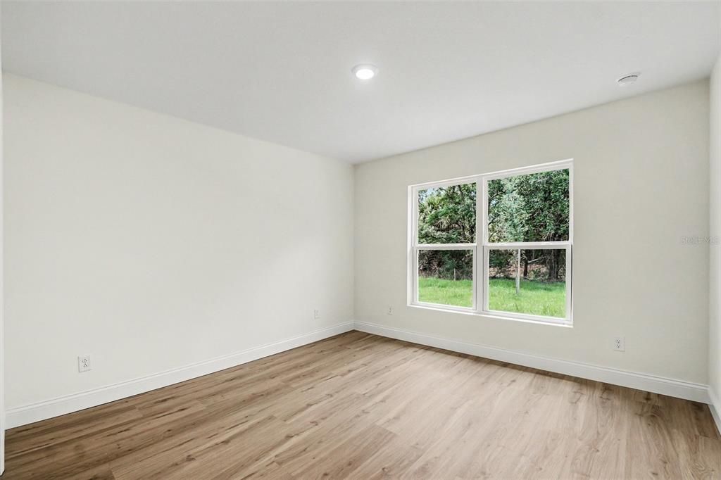 Active With Contract: $324,900 (4 beds, 2 baths, 1986 Square Feet)