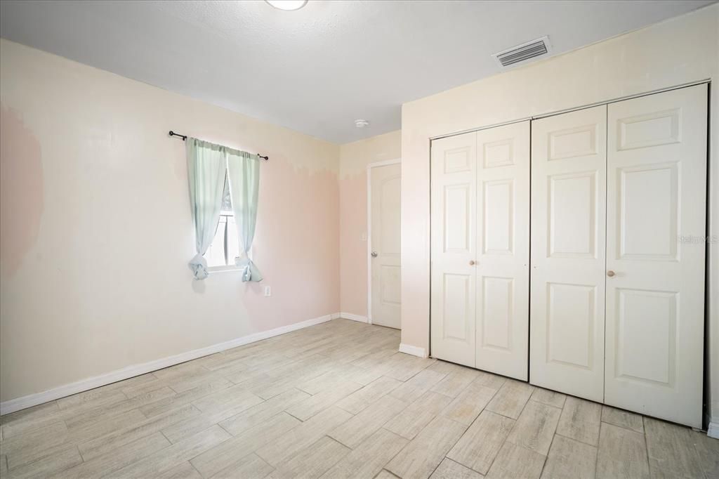 For Sale: $225,000 (2 beds, 1 baths, 1136 Square Feet)
