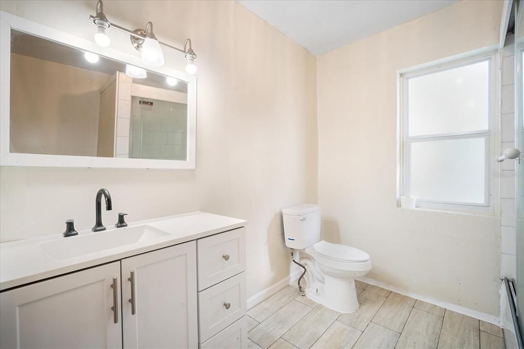 For Sale: $225,000 (2 beds, 1 baths, 1136 Square Feet)