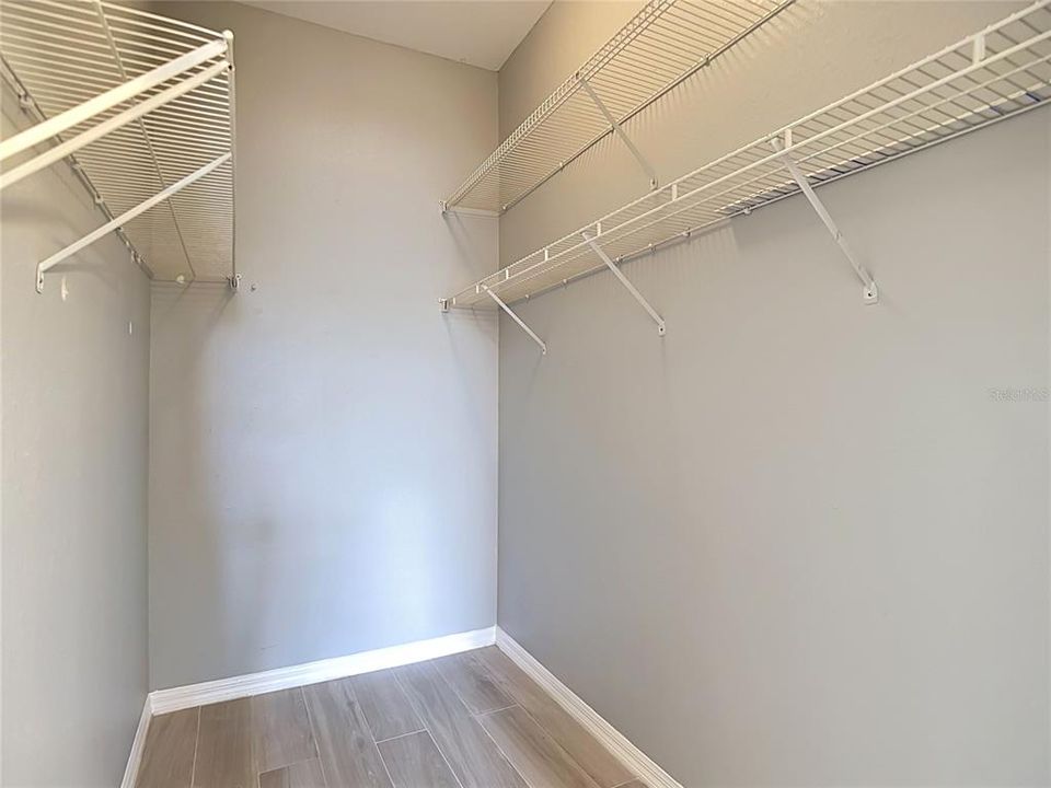 На продажу: $189,900 (2 спален, 1 ванн, 961 Квадратных фут)