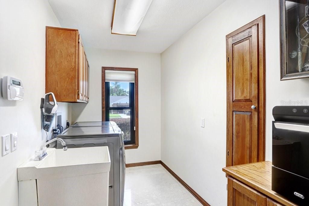 For Sale: $634,000 (4 beds, 3 baths, 2411 Square Feet)