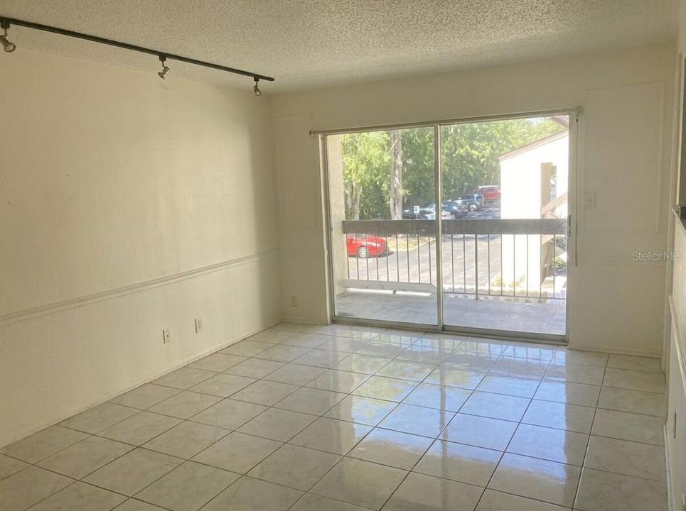 Active With Contract: $68,000 (1 beds, 1 baths, 707 Square Feet)