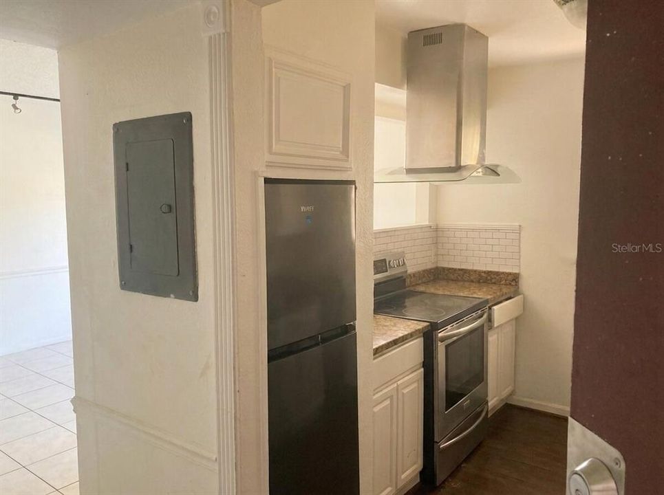 Active With Contract: $68,000 (1 beds, 1 baths, 707 Square Feet)
