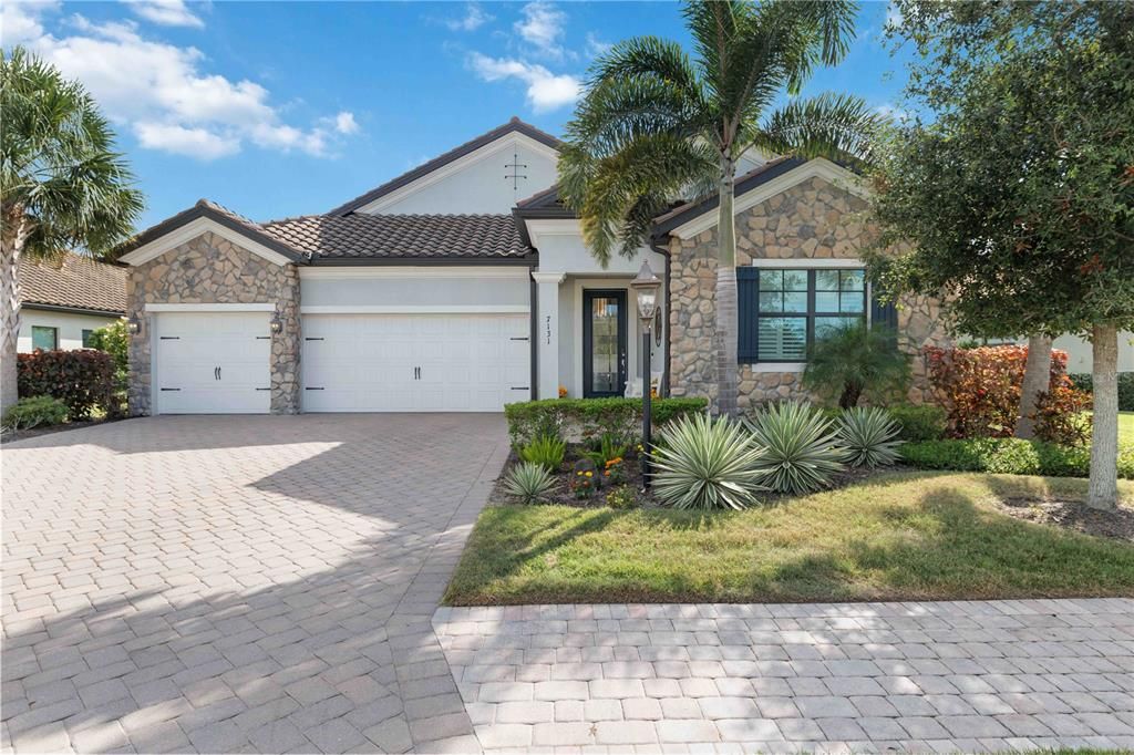 Active With Contract: $5,500 (4 beds, 3 baths, 2717 Square Feet)