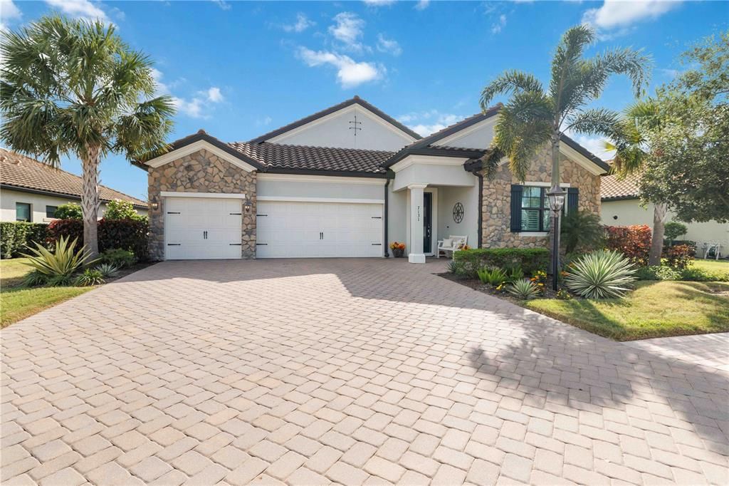 Active With Contract: $5,500 (4 beds, 3 baths, 2717 Square Feet)