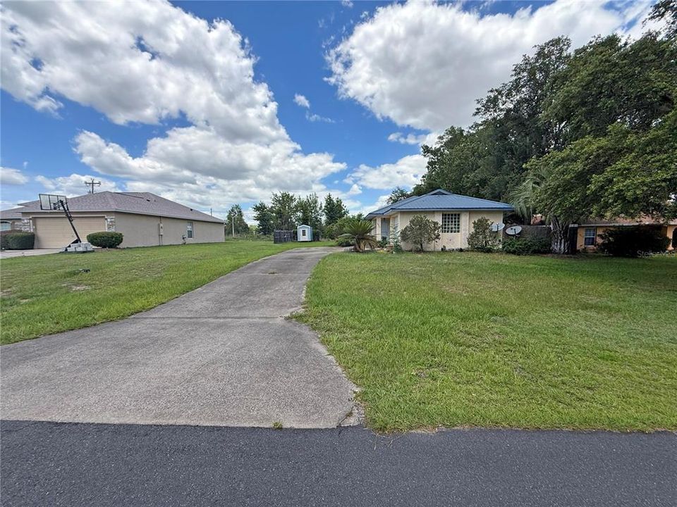 For Sale: $209,900 (2 beds, 2 baths, 1098 Square Feet)