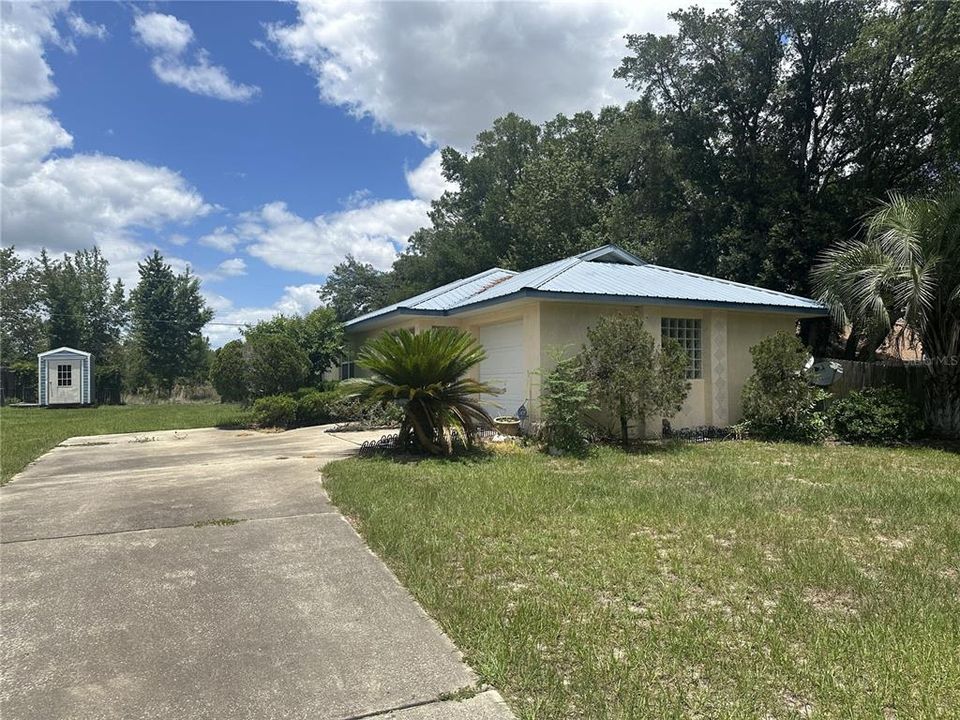 For Sale: $209,900 (2 beds, 2 baths, 1098 Square Feet)