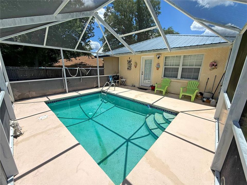 For Sale: $209,900 (2 beds, 2 baths, 1098 Square Feet)