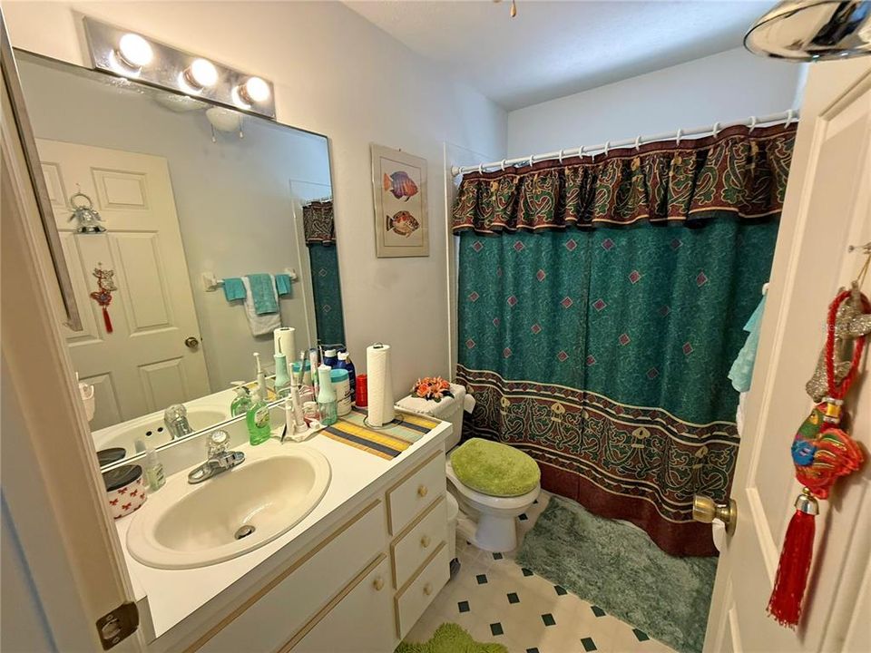 For Sale: $209,900 (2 beds, 2 baths, 1098 Square Feet)