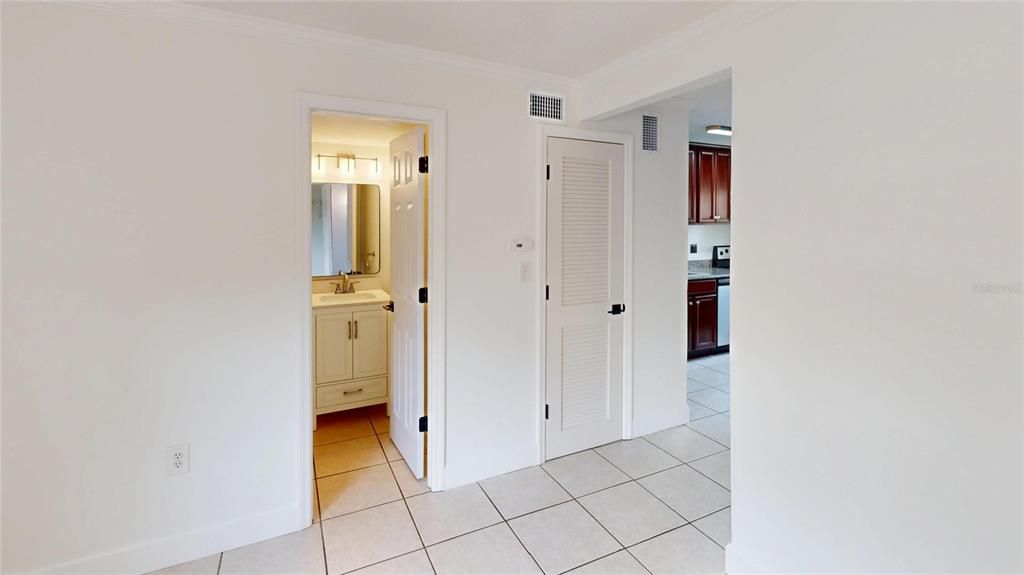For Sale: $145,000 (1 beds, 1 baths, 537 Square Feet)