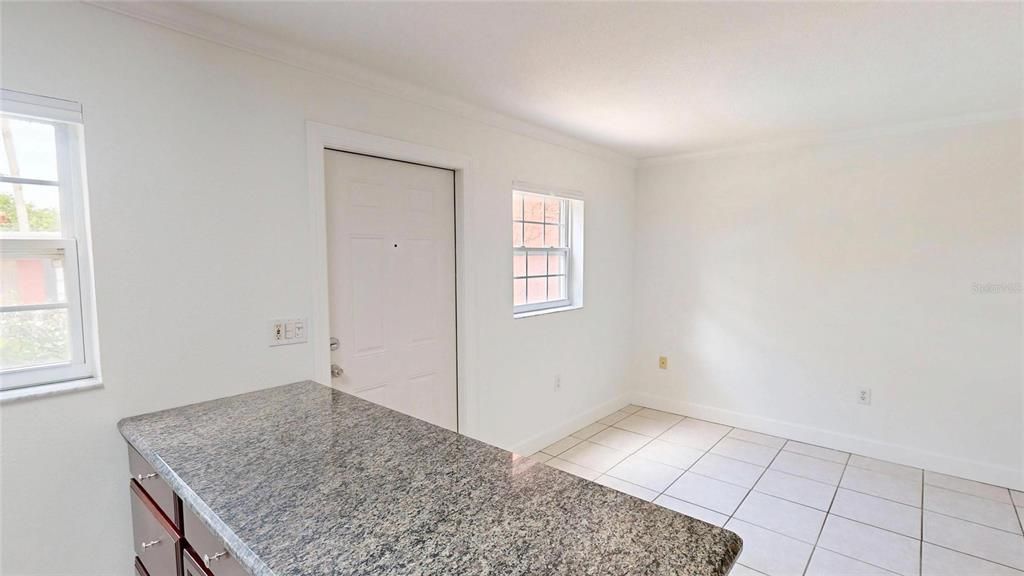 For Sale: $145,000 (1 beds, 1 baths, 537 Square Feet)