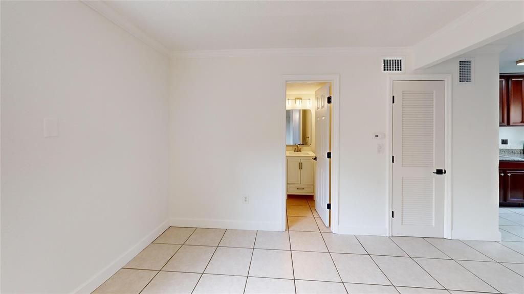 For Sale: $145,000 (1 beds, 1 baths, 537 Square Feet)