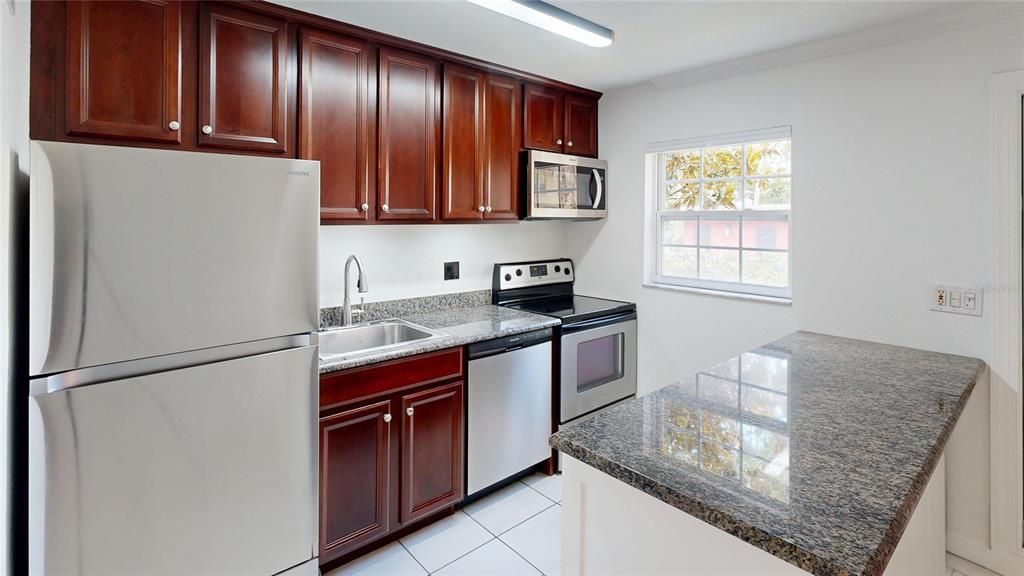 For Sale: $145,000 (1 beds, 1 baths, 537 Square Feet)