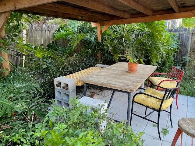 For Rent: $2,340 (3 beds, 2 baths, 1247 Square Feet)
