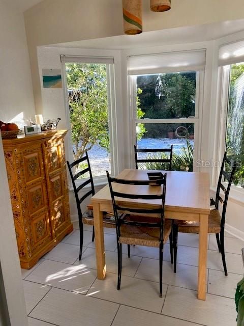 For Rent: $2,340 (3 beds, 2 baths, 1247 Square Feet)