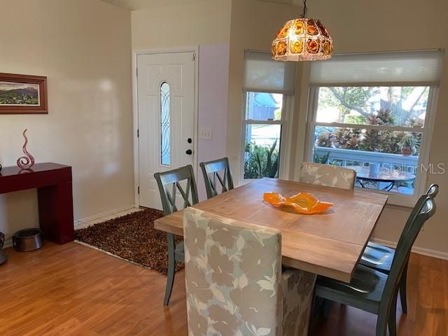 For Rent: $2,340 (3 beds, 2 baths, 1247 Square Feet)