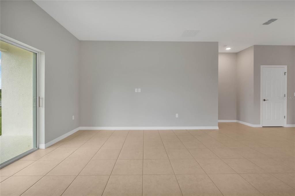 For Sale: $318,990 (4 beds, 3 baths, 2001 Square Feet)