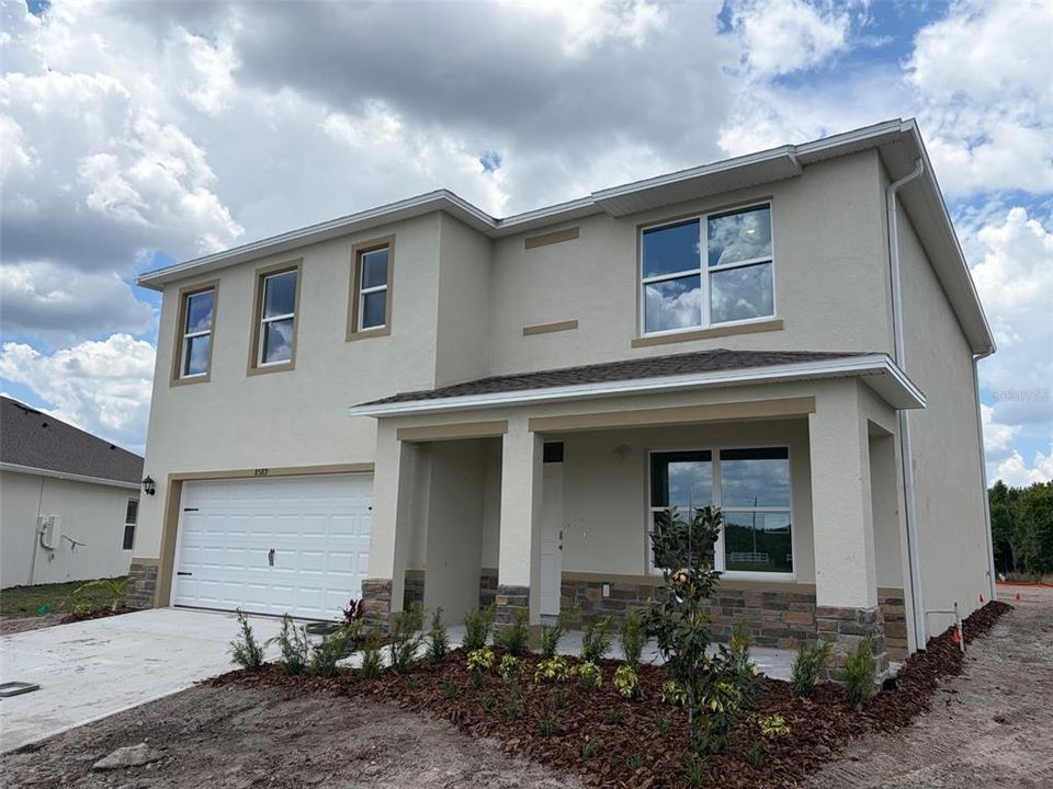 Vendido Recientemente: $395,990 (5 camas, 3 baños, 2601 Pies cuadrados)