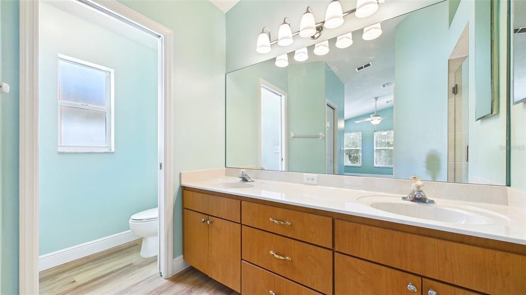 For Rent: $2,200 (3 beds, 2 baths, 1579 Square Feet)