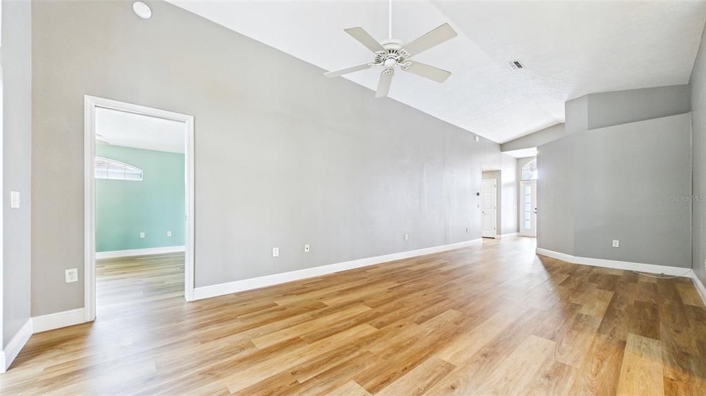 For Rent: $2,200 (3 beds, 2 baths, 1579 Square Feet)